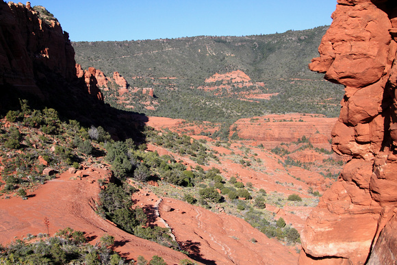 View east along Mitten Ridge and Cow Pies in Sedona